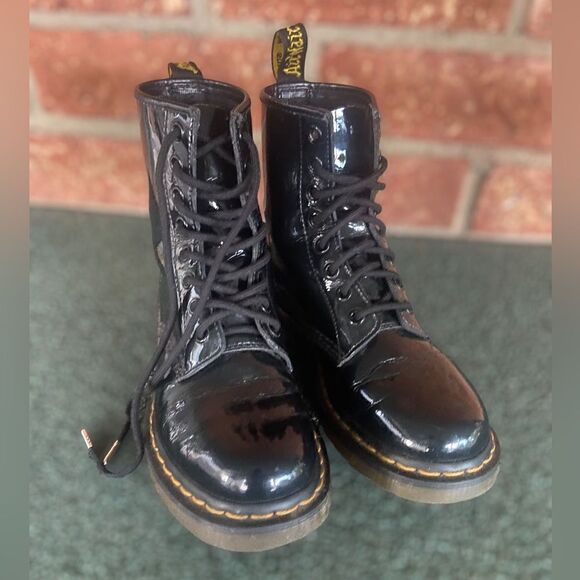 Dr Martens 1460 8 eye  patent leather boots - Picture 12 of 16